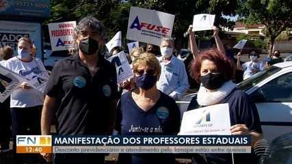 Professores estaduais protestam contra desconto previdenciário