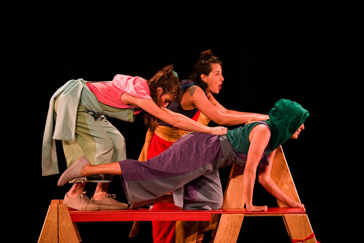 Espetáculo de teatro infantil é realizado de forma gratuita, com acessibilidade em Libras e audiodescrição, em Presidente Prudente