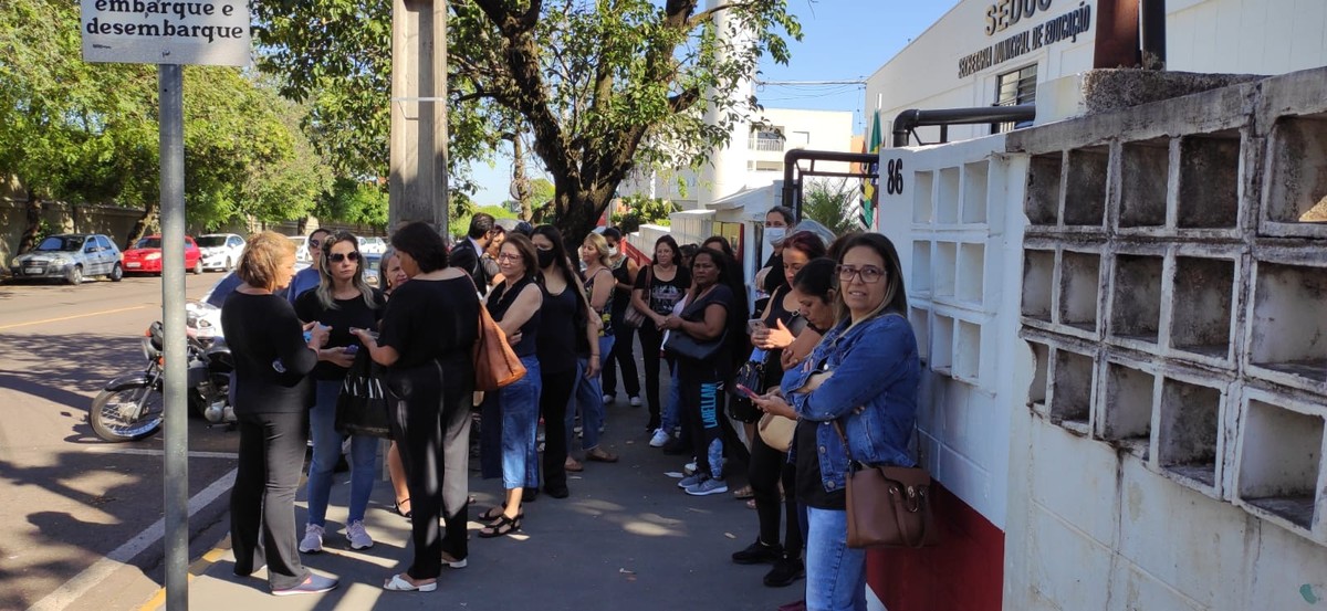 Profissionais da educação reivindicam melhorias para a categoria em Presidente Prudente