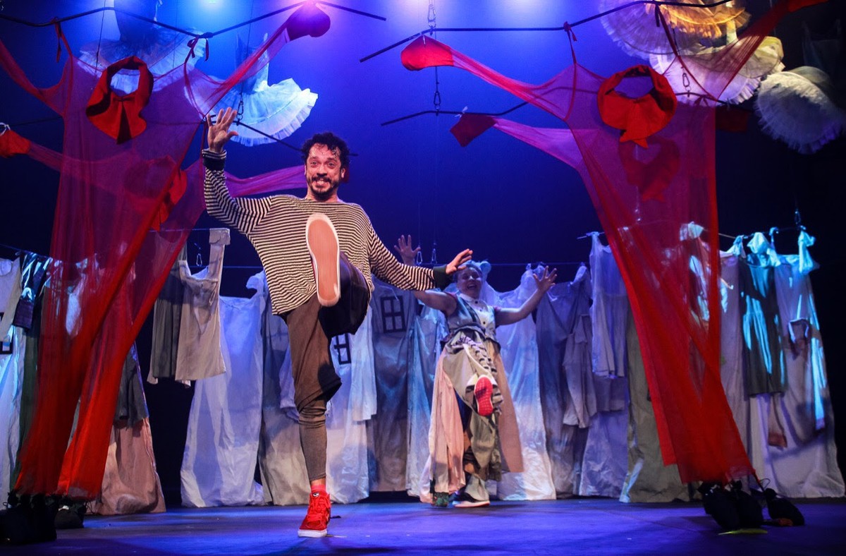 Espetáculo infantil ‘Existo!’ aborda a descoberta da existência e o primeiro olhar para si