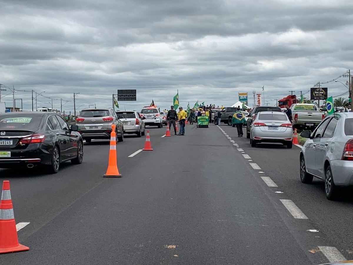 Manifestações interditam acostamentos de diversas rodovias do Oeste Paulista