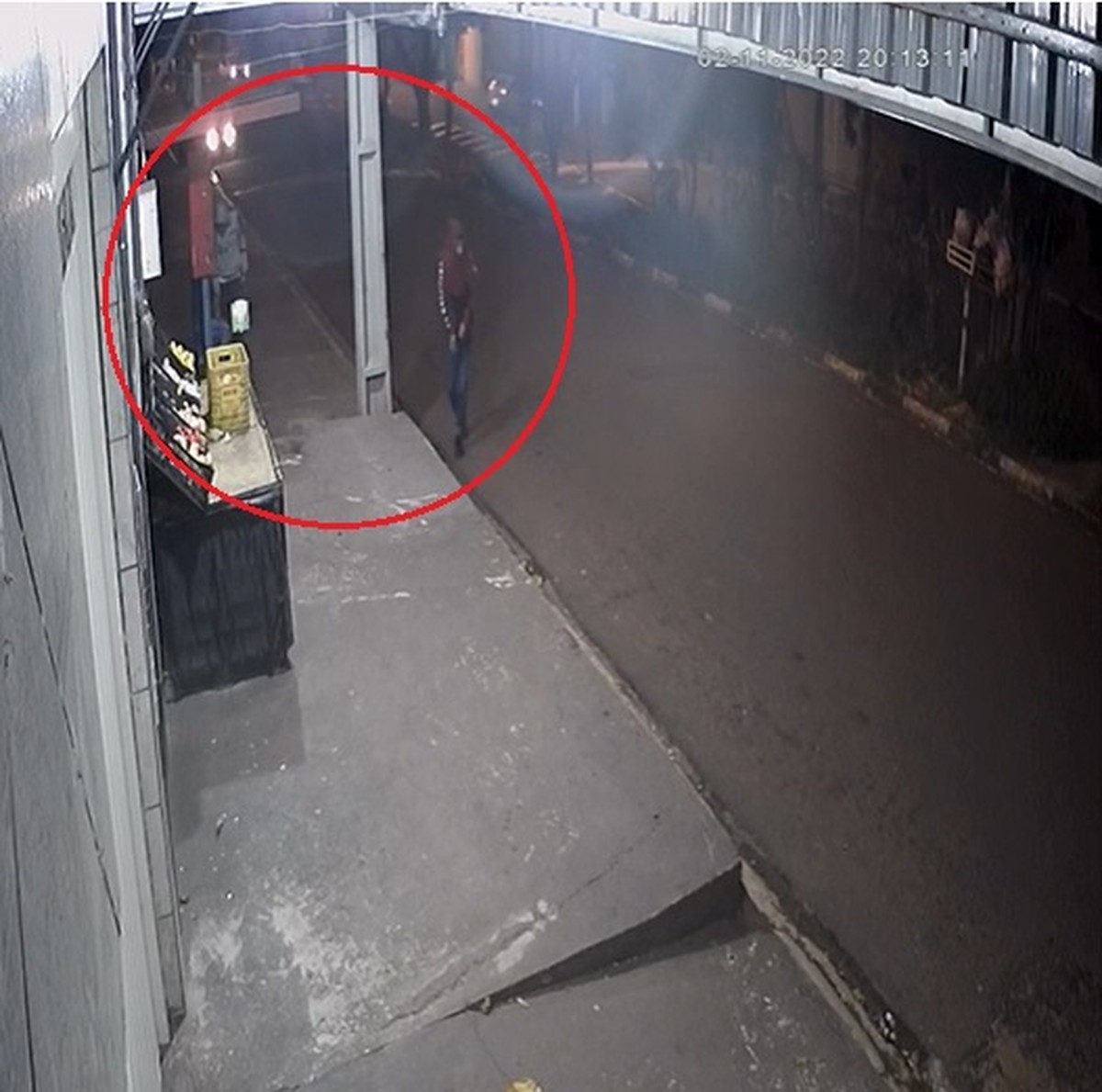 Homem é preso suspeito de roubar, armado com faca de açougueiro, celular de mulher em Presidente Prudente