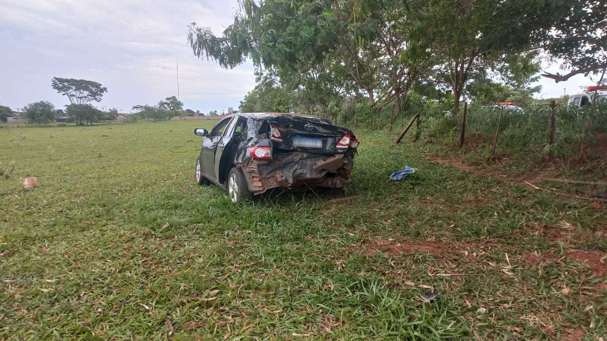 Acidente de trânsito deixa dois homens feridos na Rodovia Engenheiro Byron de Azevedo Nogueira, em Ouro Verde