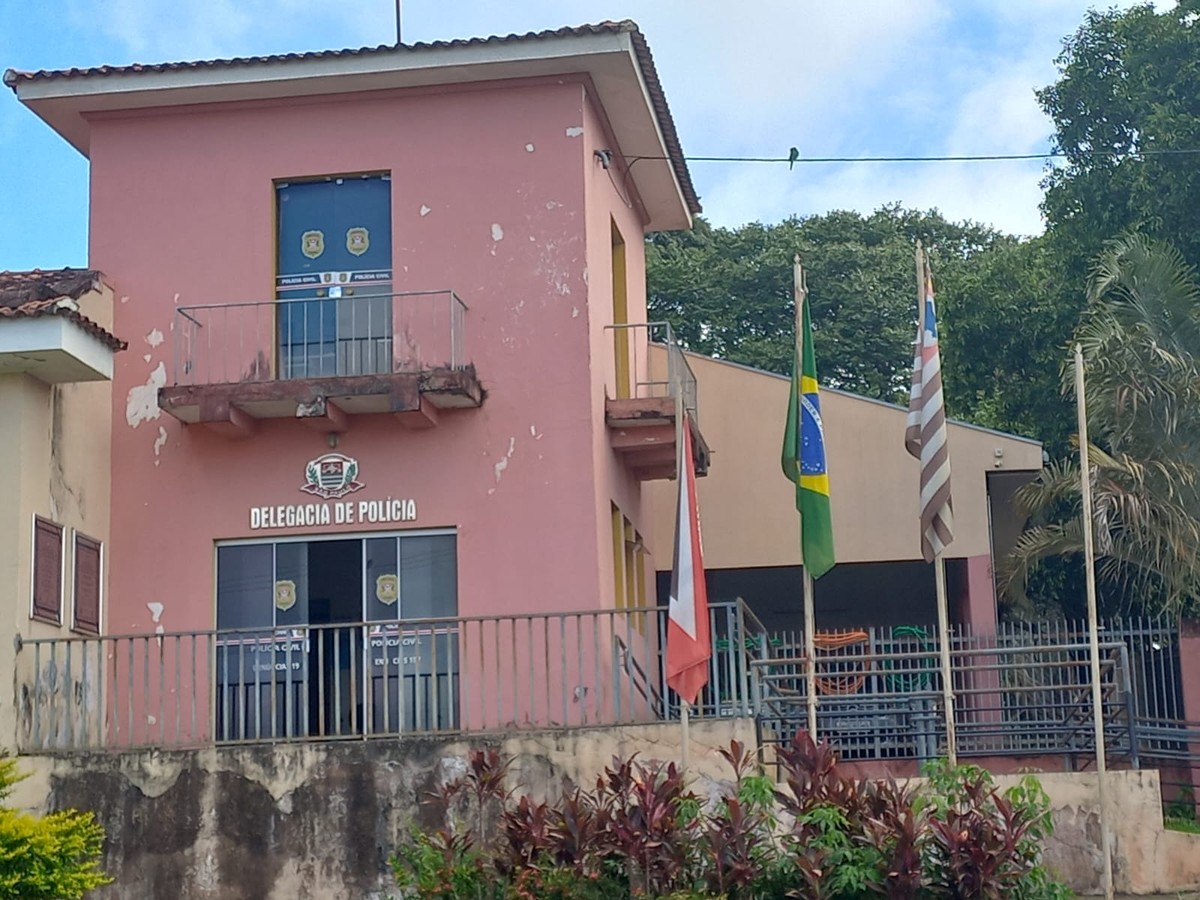 Homem é assassinado com golpes de faca em posto de combustíveis em Regente Feijó