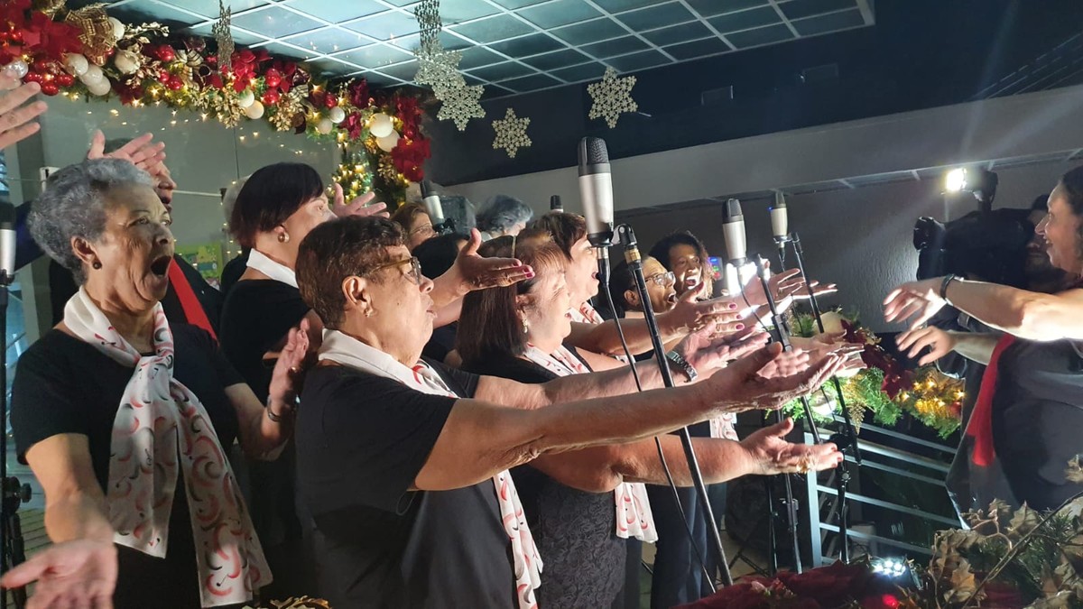Coral ‘Vozes Prudentinas’ ilumina a segunda noite de apresentações da Cantata Vozes do Natal