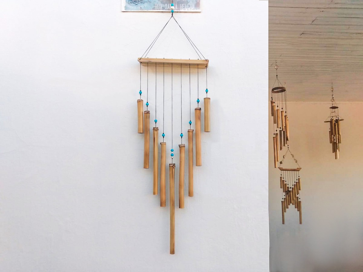 Curso gratuito para idosos ensina como produzir ‘Sino dos Ventos’ com bambu