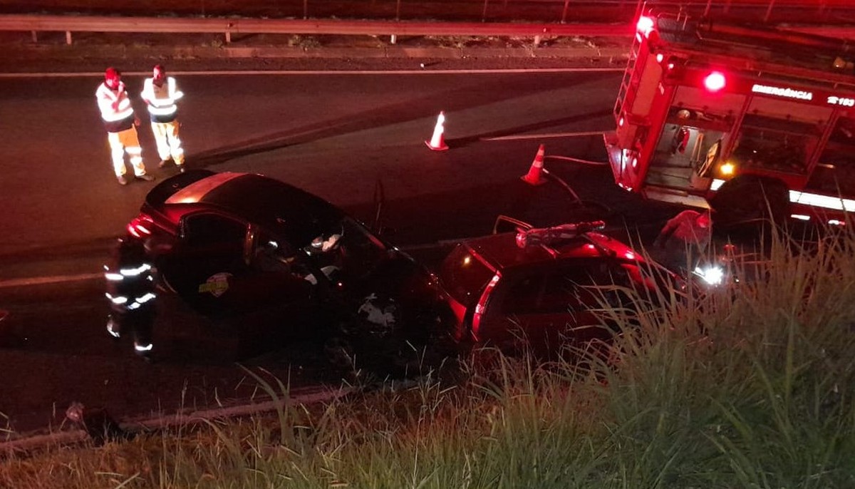 Engavetamento envolve três veículos após motorista sofrer mal súbito na Rodovia Raposo Tavares, em Presidente Prudente