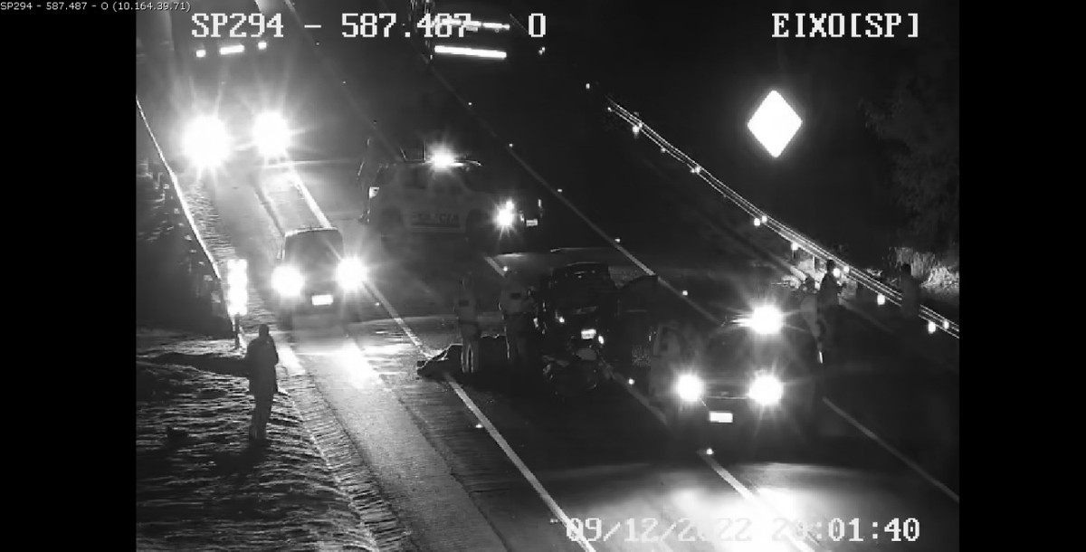 Motorista morre após carro que ele conduzia bater em cavalo no meio da pista da Rodovia Comandante João Ribeiro de Barros