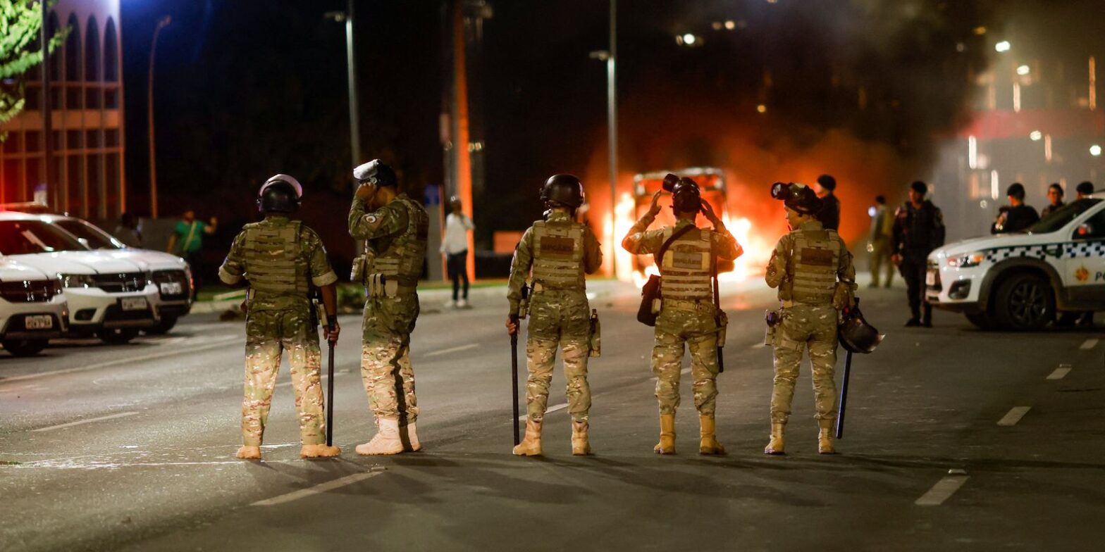Policiais recolhem mais explosivos abandonados no Distrito Federal