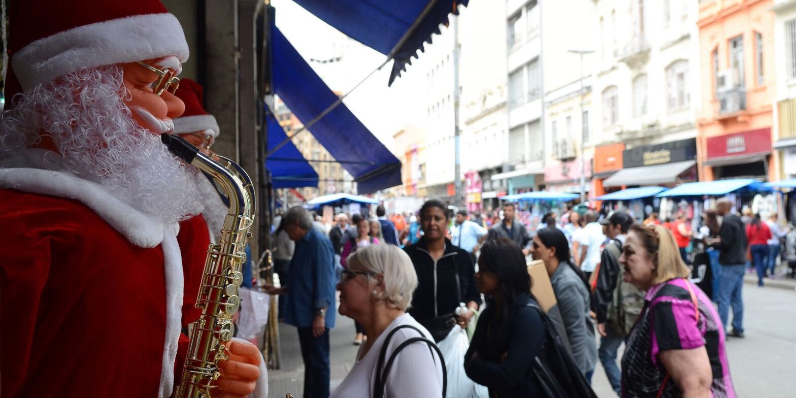 Procon orienta consumidores sobre trocas de presentes de Natal