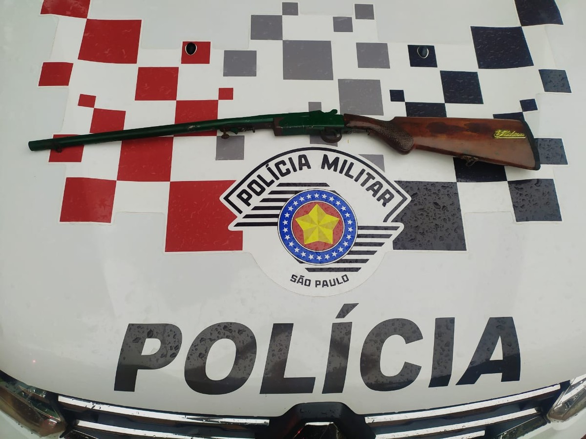 Após denúncias, espingarda é apreendida com rapaz de 19 anos em Paulicéia