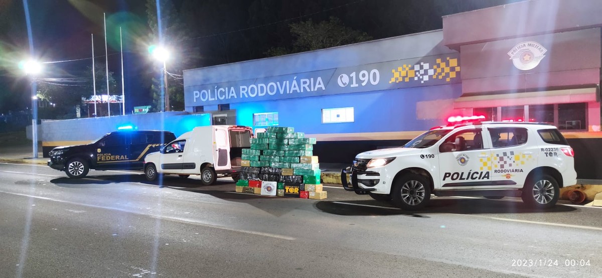 Adolescente de 15 anos é apreendido ao transportar quase 1 tonelada de maconha em veículo roubado que dirigia na Rodovia Raposo Tavares