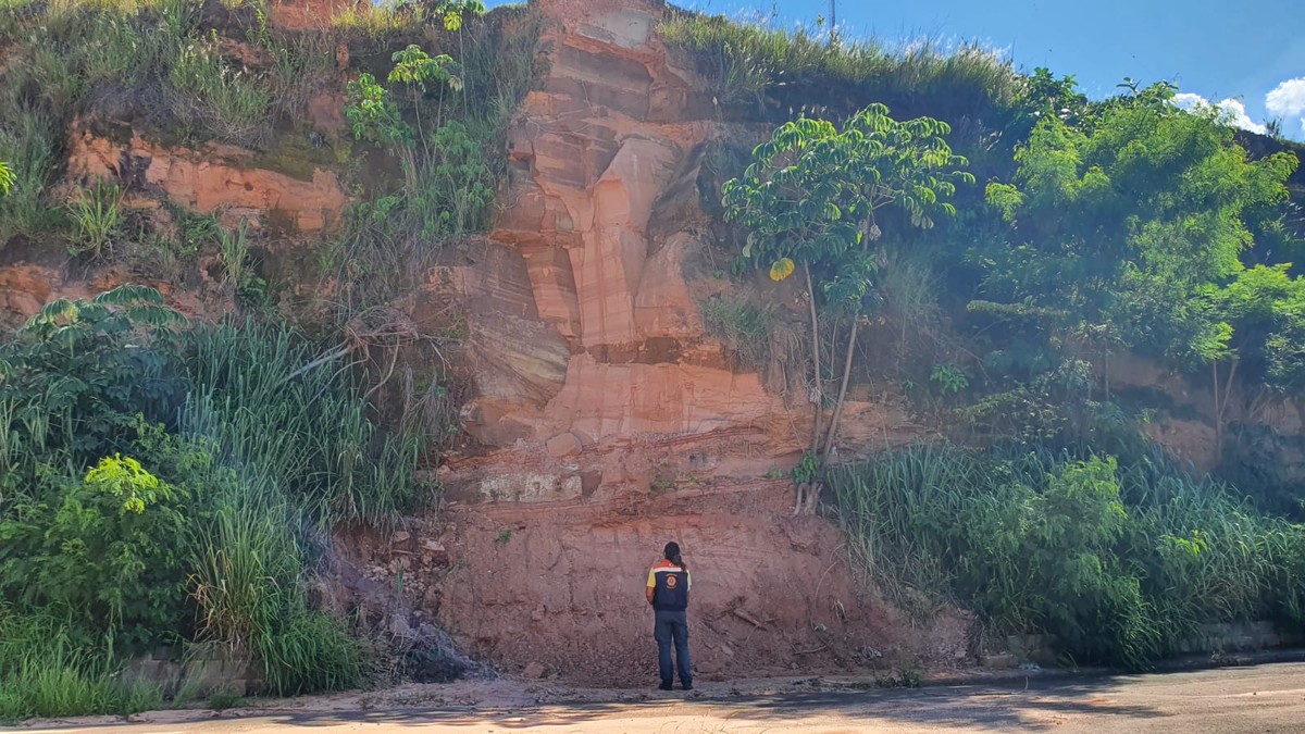 ‘Convivendo com o risco’: Defesa Civil e Instituto de Pesquisas Ambientais mantêm interdição do Terminal Urbano da zona norte, no Jardim Brasil Novo