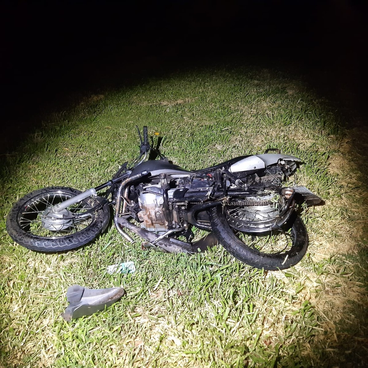 Motorista embriagado é preso após bater na traseira de moto e deixar duas pessoas gravemente feridas em Osvaldo Cruz