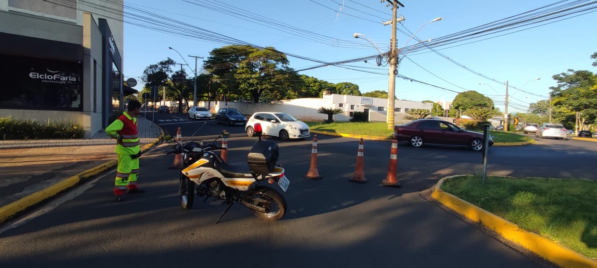 Avenida da Saudade tem interdição para recapeamento e trânsito sofre alteração, em Presidente Prudente