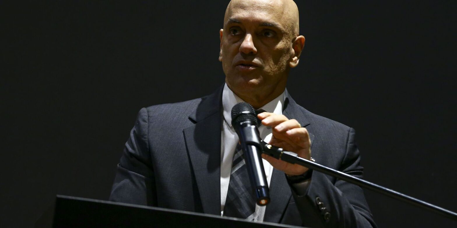Com nova ameaça golpista, ministro do STF proíbe bloqueio de vias