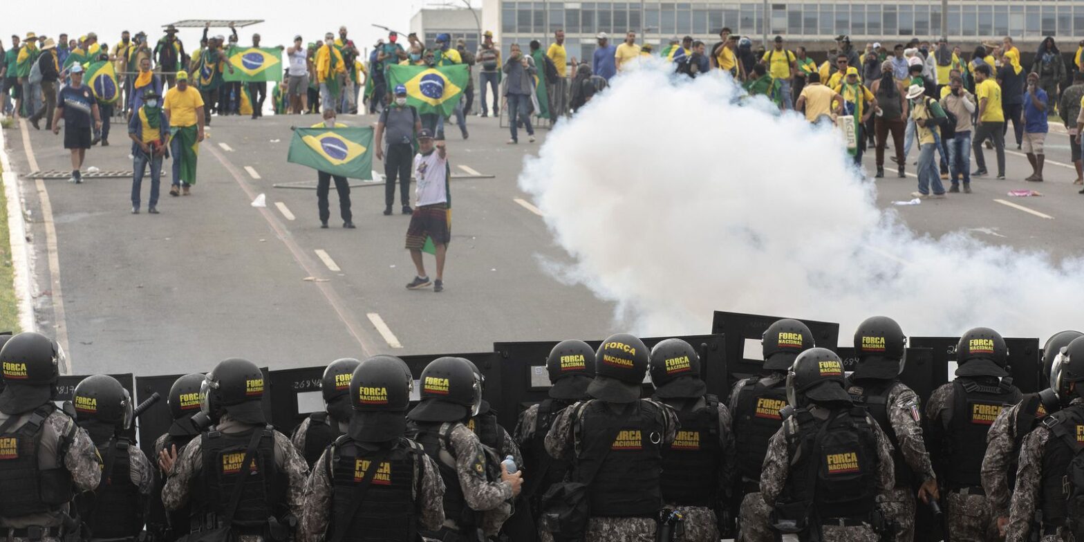 Caminhos da Reportagem: 8 de janeiro – a democracia de pé