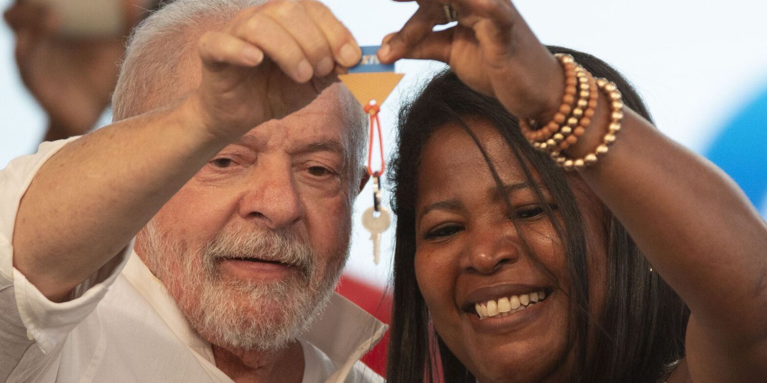 Lula assina medida provisória que retoma o Minha Casa, Minha Vida
