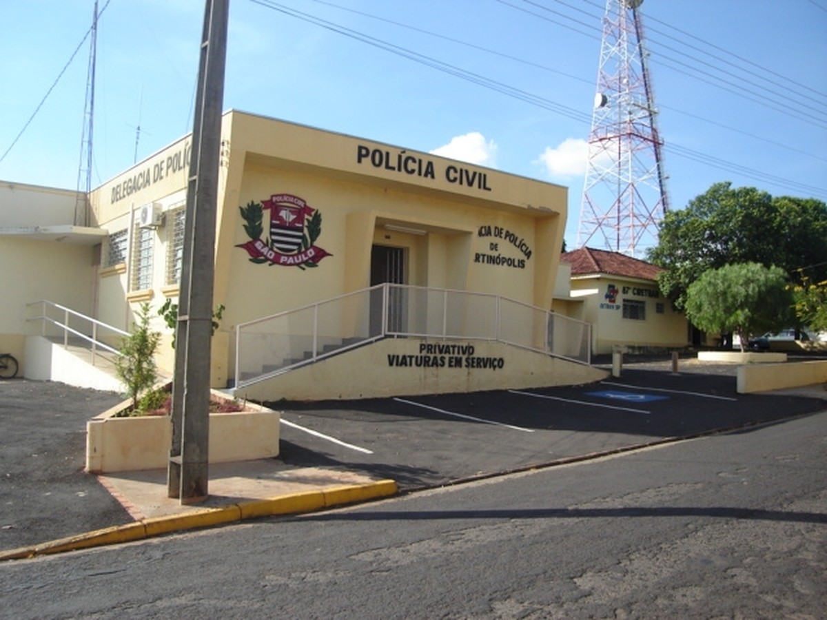 Ex-agente penitenciário atira contra esposa e comete suicídio em seguida, em Martinópolis