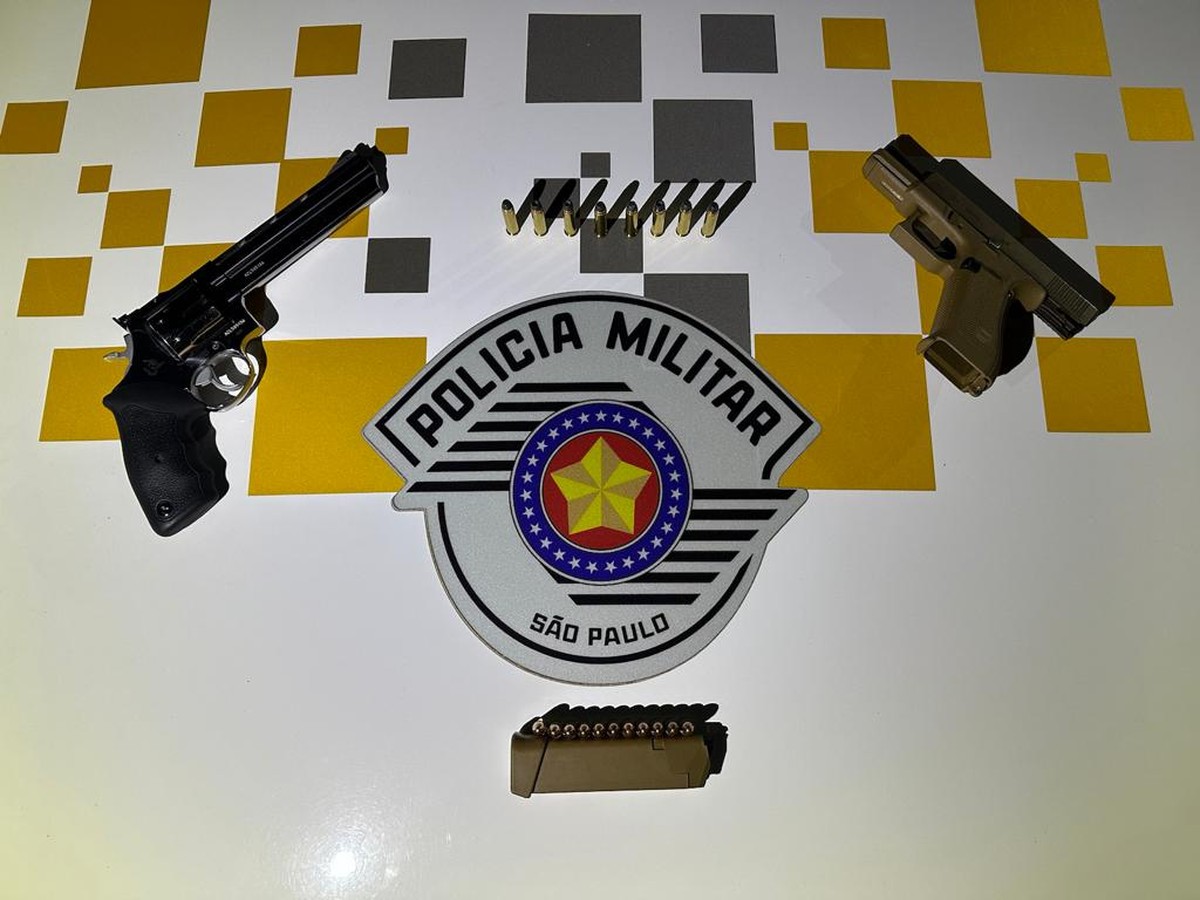 Casal é preso com duas armas de fogo dentro de veículo na Rodovia Arlindo Bétio, em Teodoro Sampaio