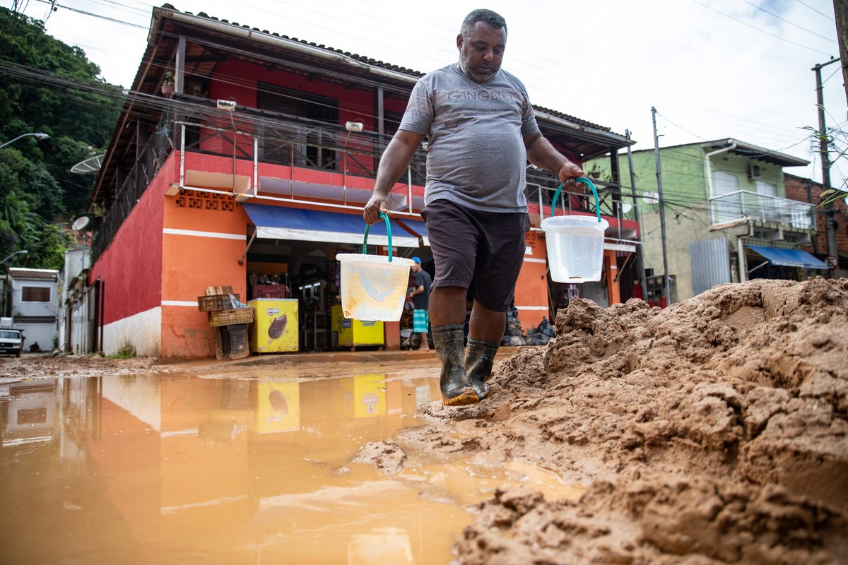 Defesa Civil e Fundo Social de Solidariedade recebem doações em Presidente Prudente para vítimas das chuvas no Litoral Norte de SP