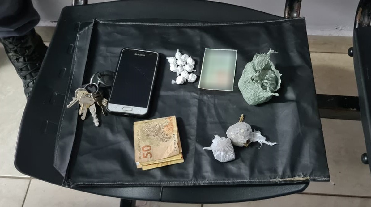 Homem é preso por tráfico de drogas em praça da Vila Santa Helena, em Presidente Prudente