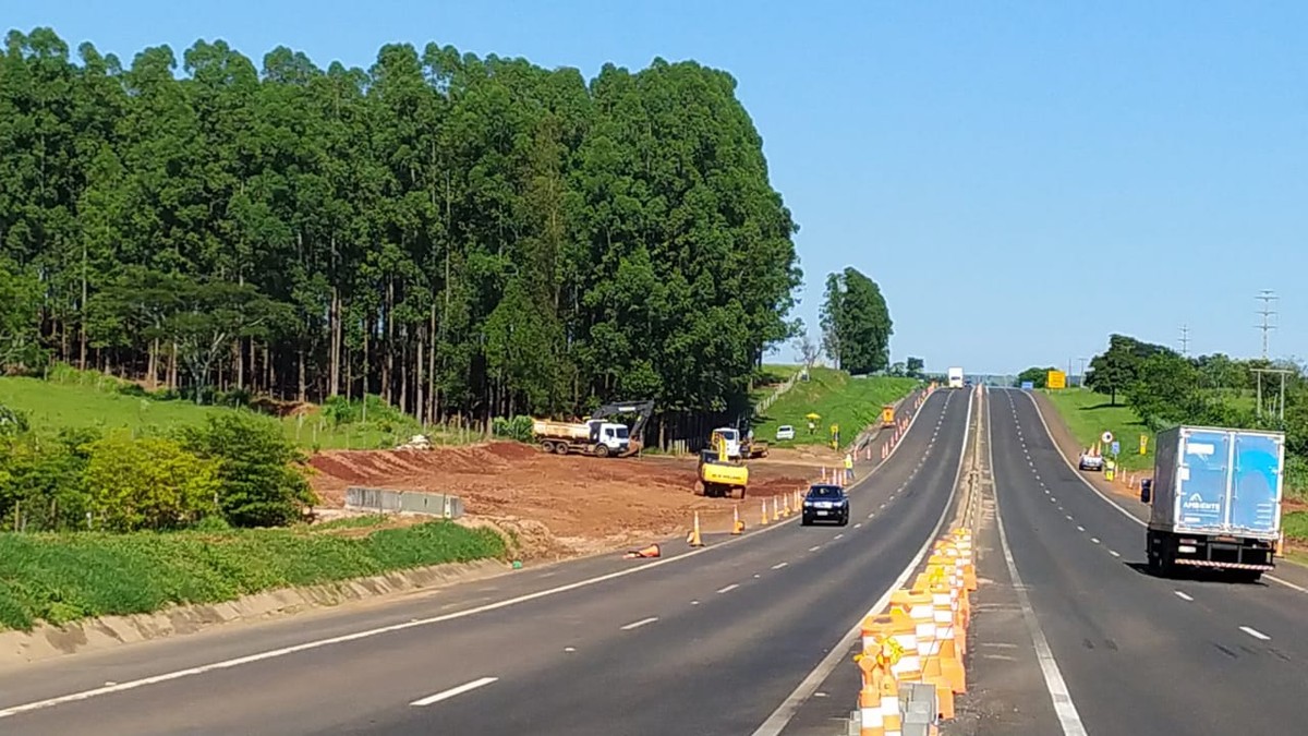 Concessionária conclui limpeza de trecho da Rodovia Raposo Tavares invadido por lama em Presidente Venceslau