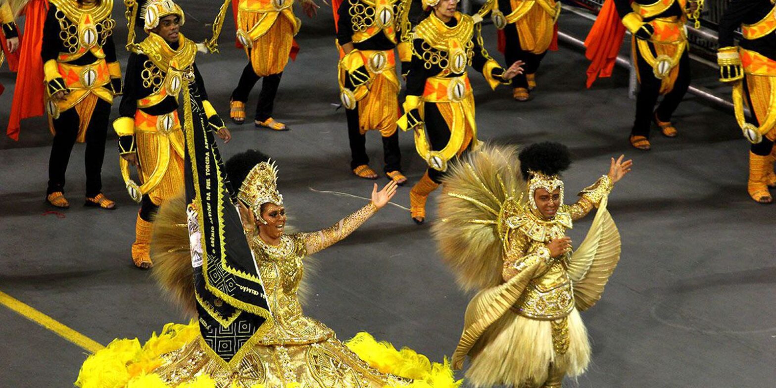 Conheça os enredos das escolas de samba de SP que desfilam hoje