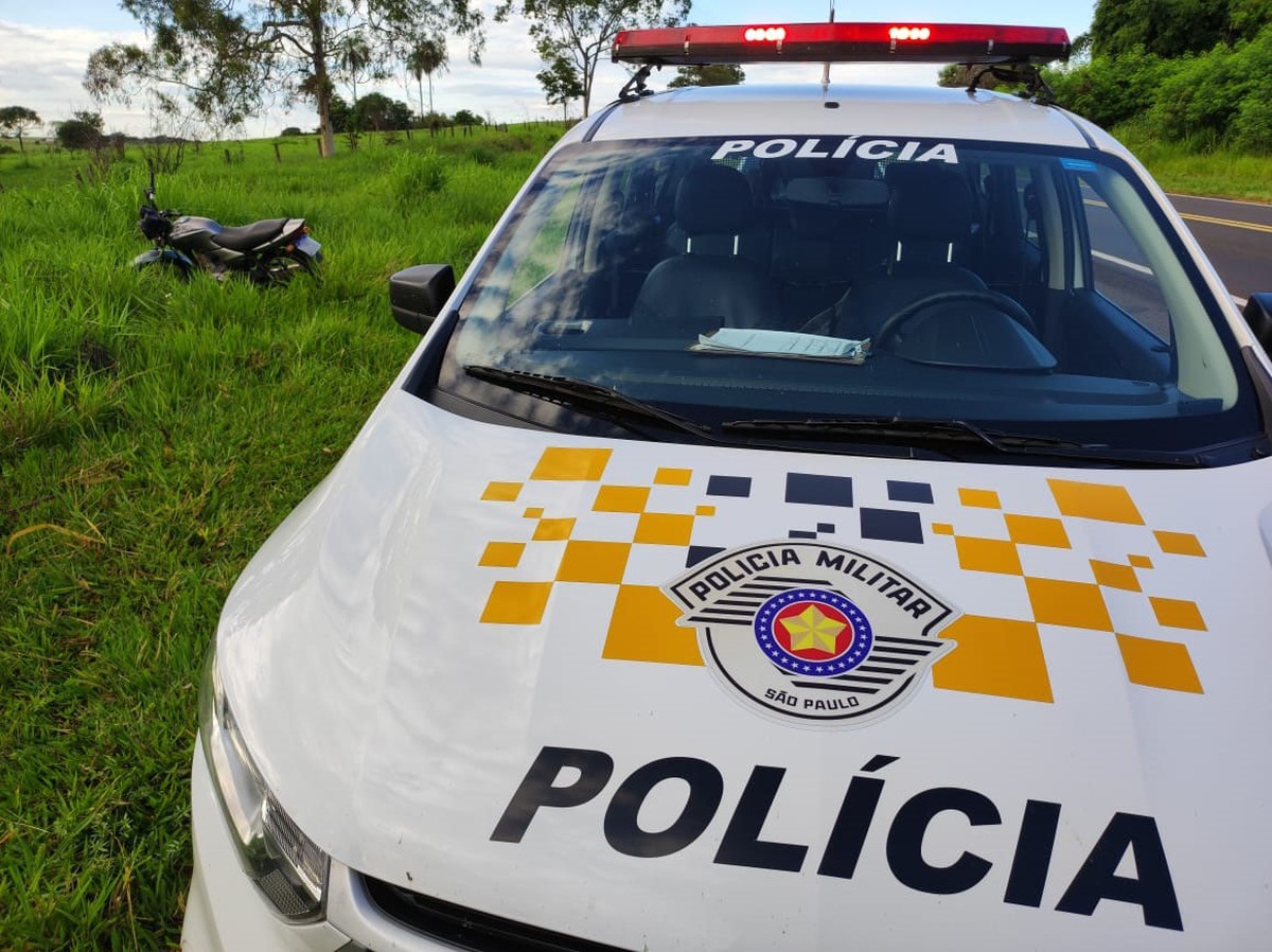 Dono de motocicleta é vítima de tentativa de extorsão e policiais encontram veículo abandonado na Rodovia da Integração
