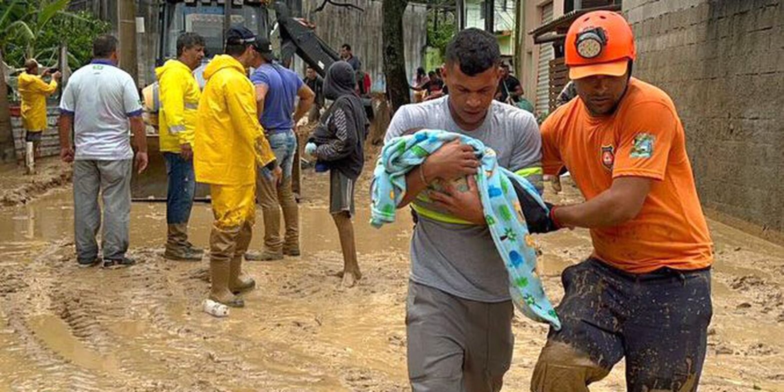 Jornalista que passava carnaval em São Sebastião noticia desastre