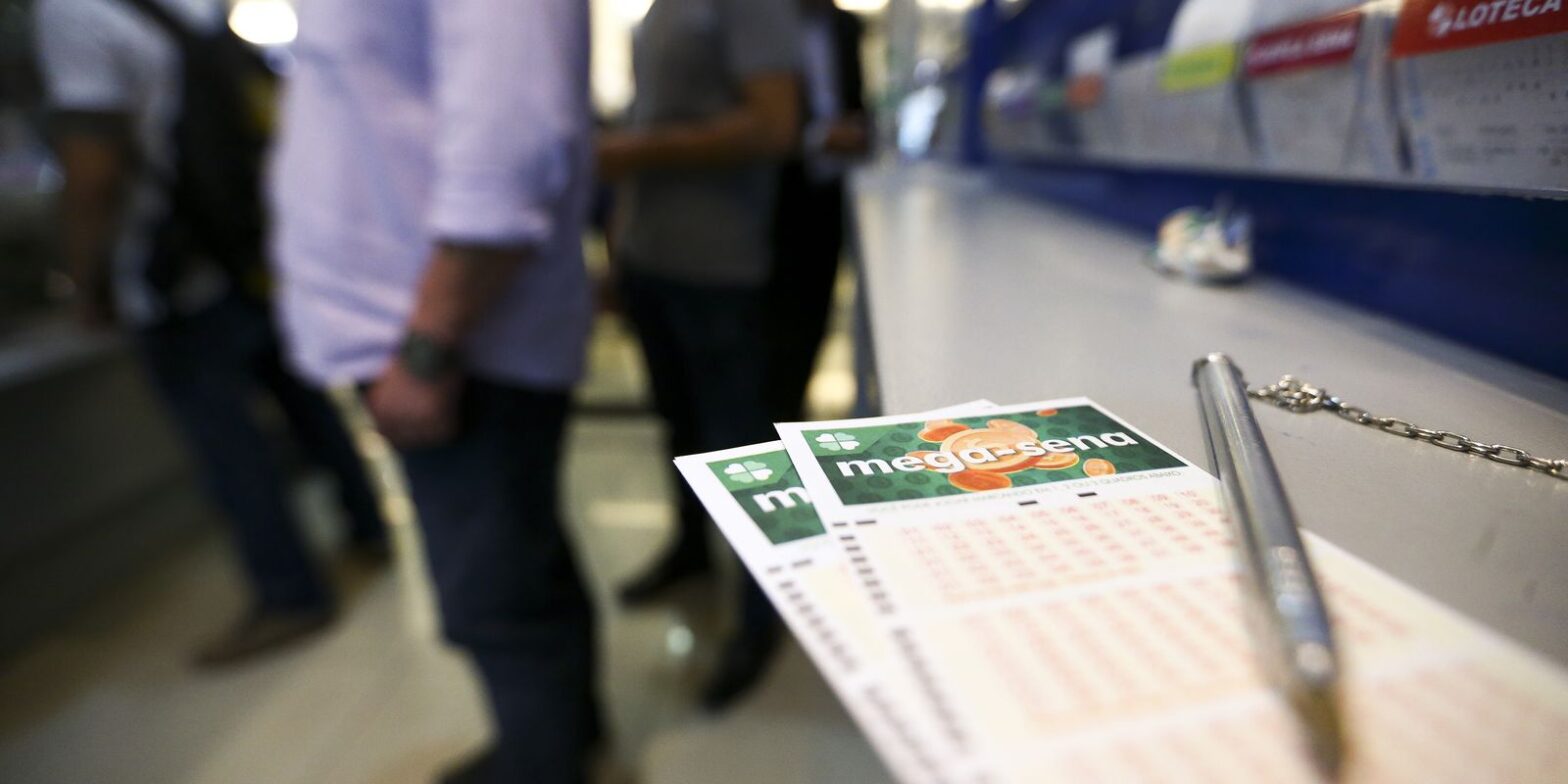 Mega-Sena acumula e prêmio estimado vai para R$ 14 milhões