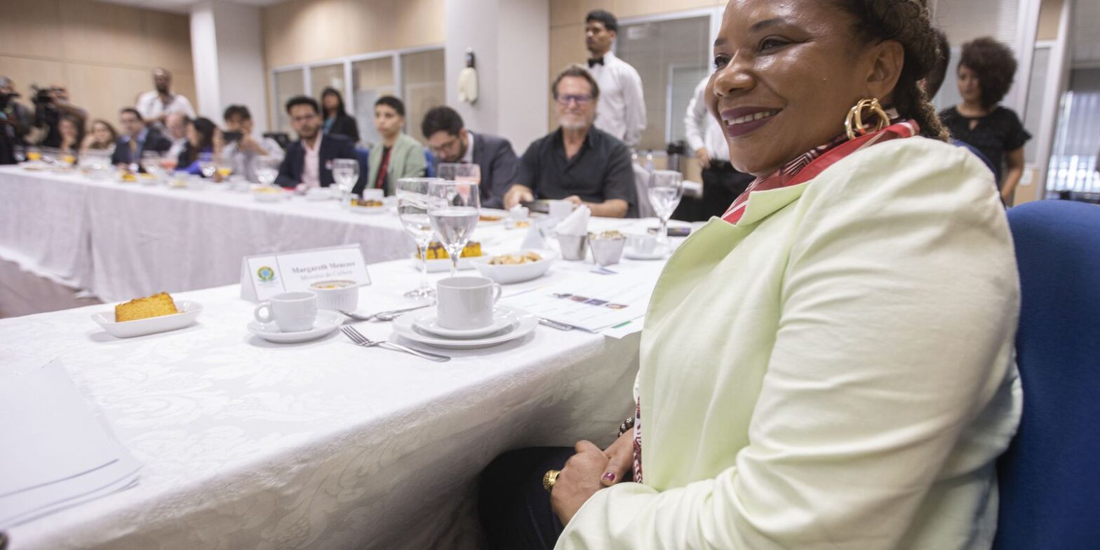 Ministra da Cultura  diz que desafios vão além da recriação da pasta