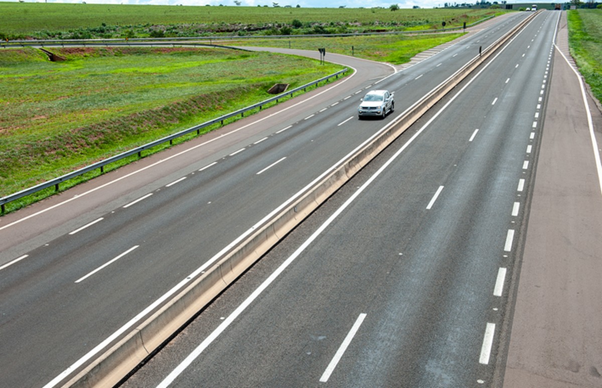 Obras de manutenção do pavimento na Rodovia Raposo Tavares alteram tráfego de veículos em trechos de Regente Feijó