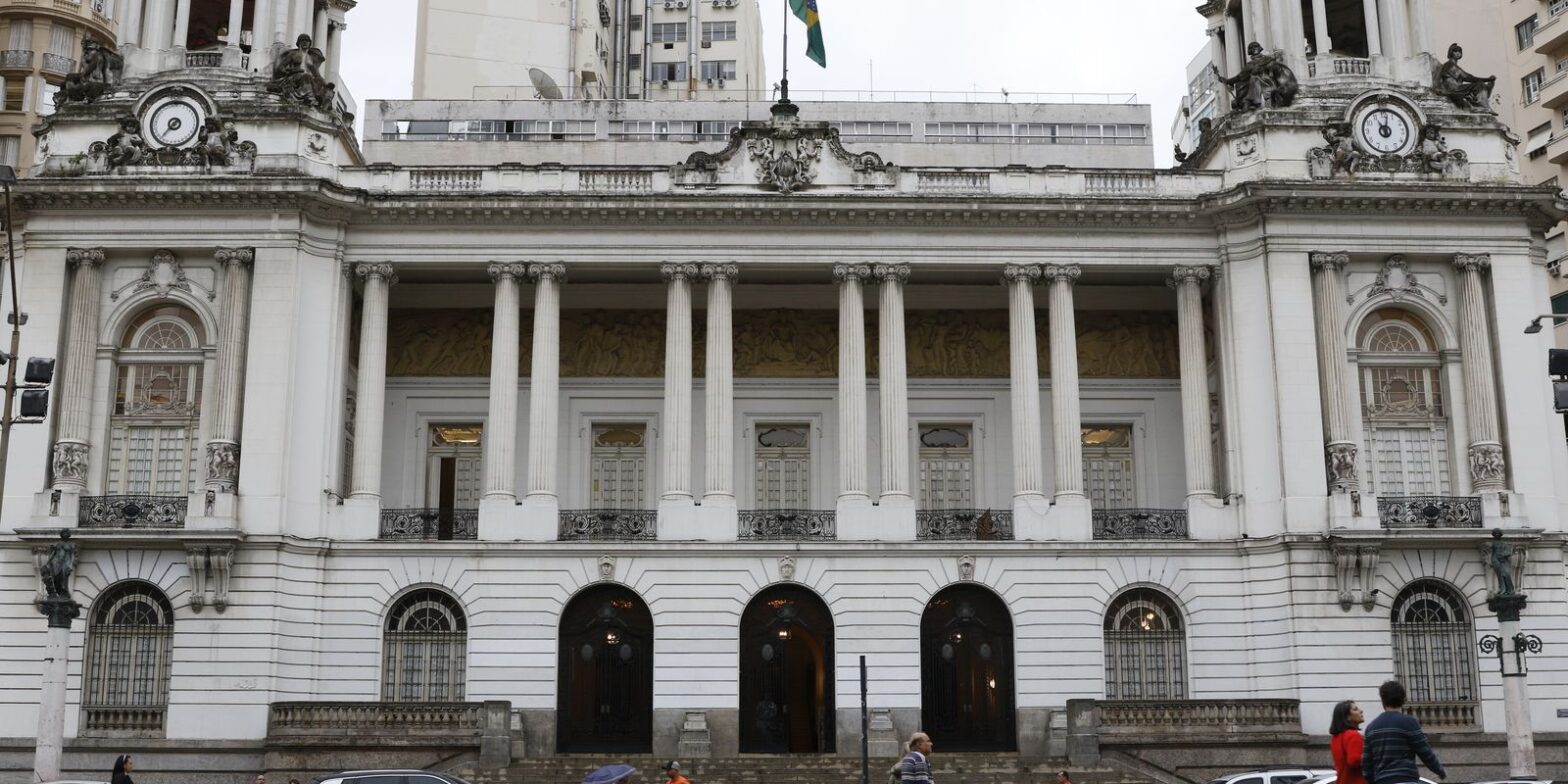 Linha do tempo conta história centenária do Palácio Pedro Ernesto