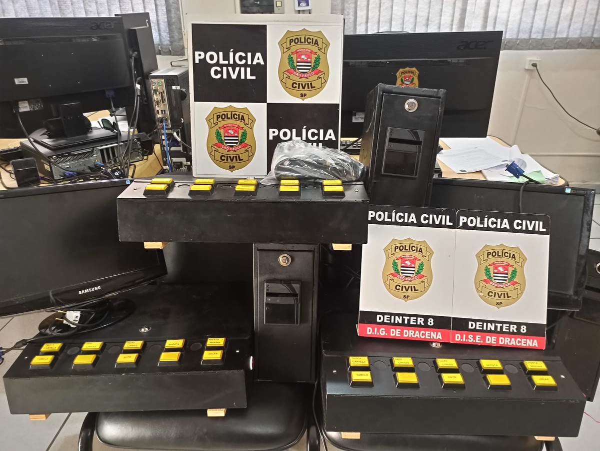 Polícia Civil apreende três máquinas caça-níqueis e uma de apostas do jogo do bicho em bar na área central de Dracena