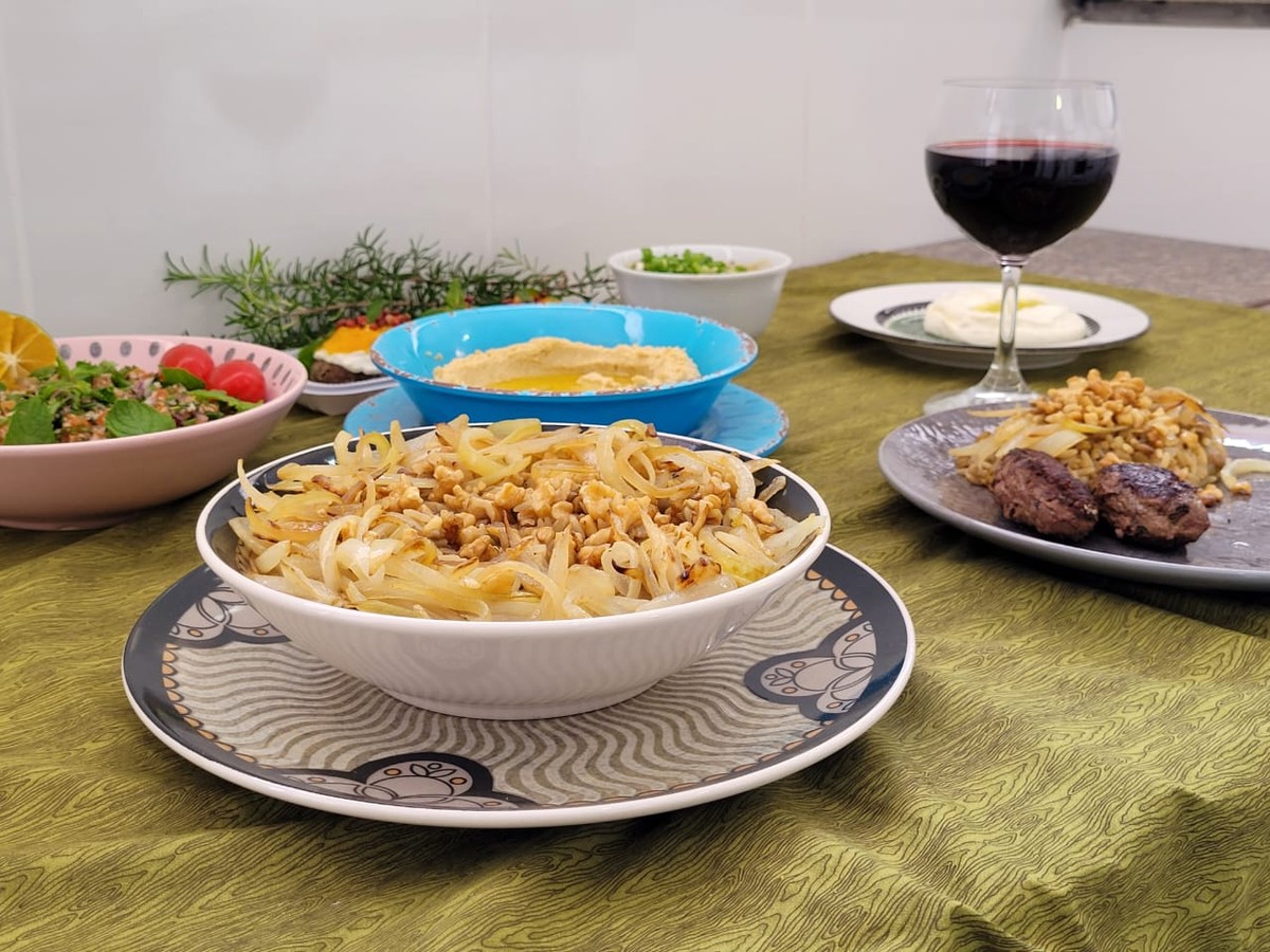 De origem árabe, arroz com lentilha é deliciosa opção para almoço do fim de semana em família