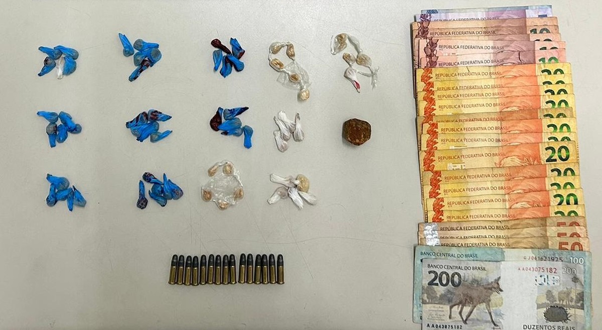 Após tentativa de fuga, homem é preso em flagrante com porções de crack em Álvares Machado