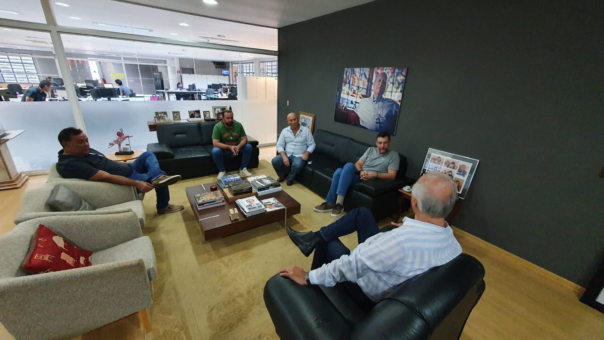 Deputado Fernando Marangoni ressalta importância da regularização fundiária durante visita à TV Fronteira