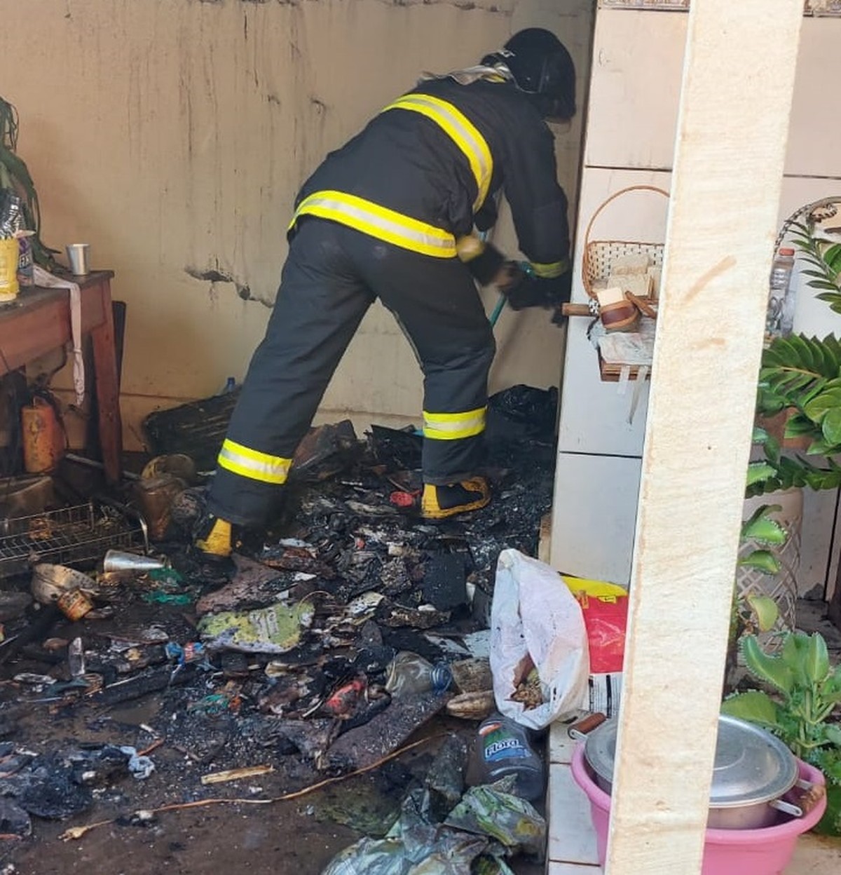 Dez dias após incêndio, cadeirante que teve 80% do corpo queimados segue internado em estado grave na UTI, em Presidente Prudente