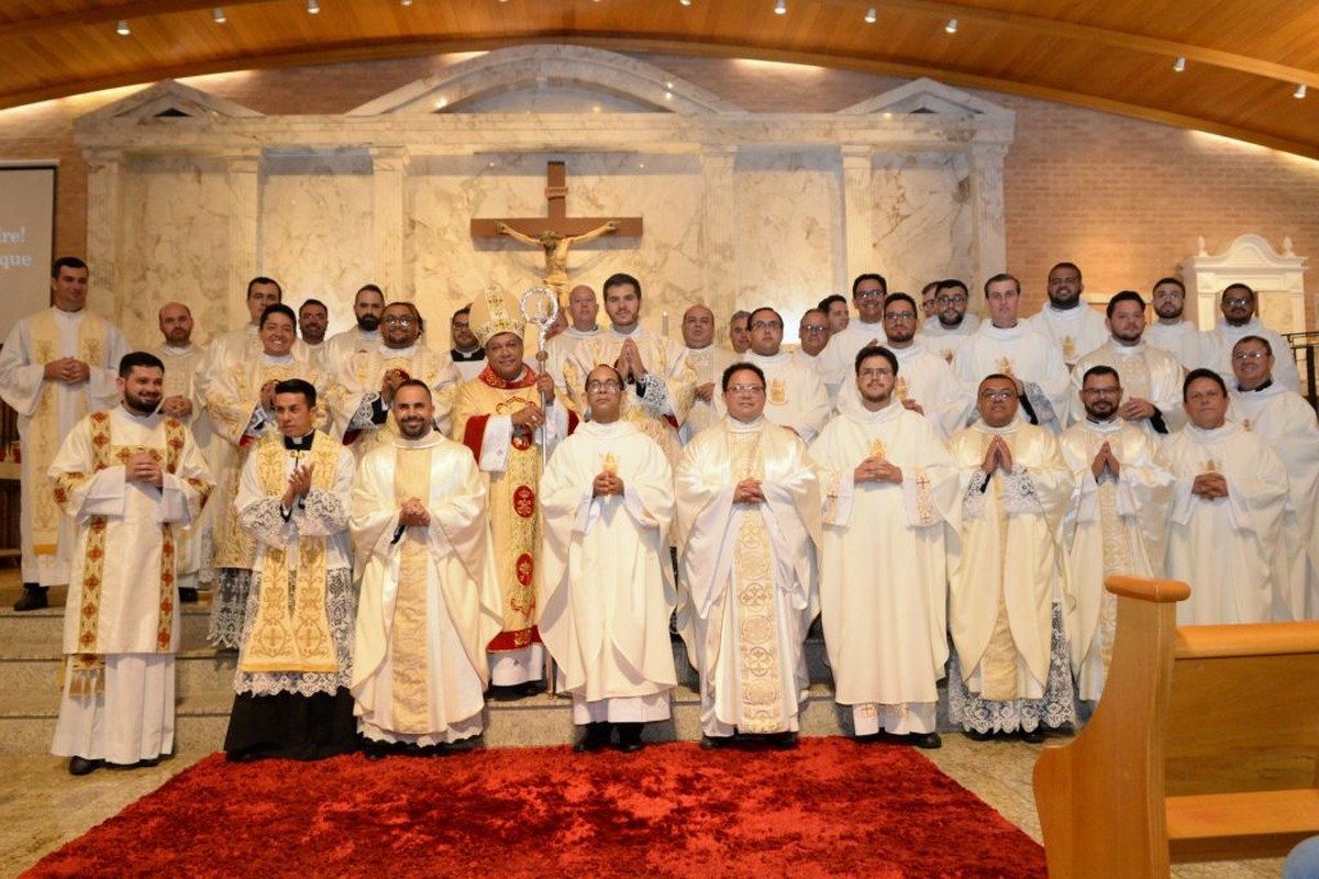 Diocese anuncia transferências de 13 padres na região de Presidente Prudente