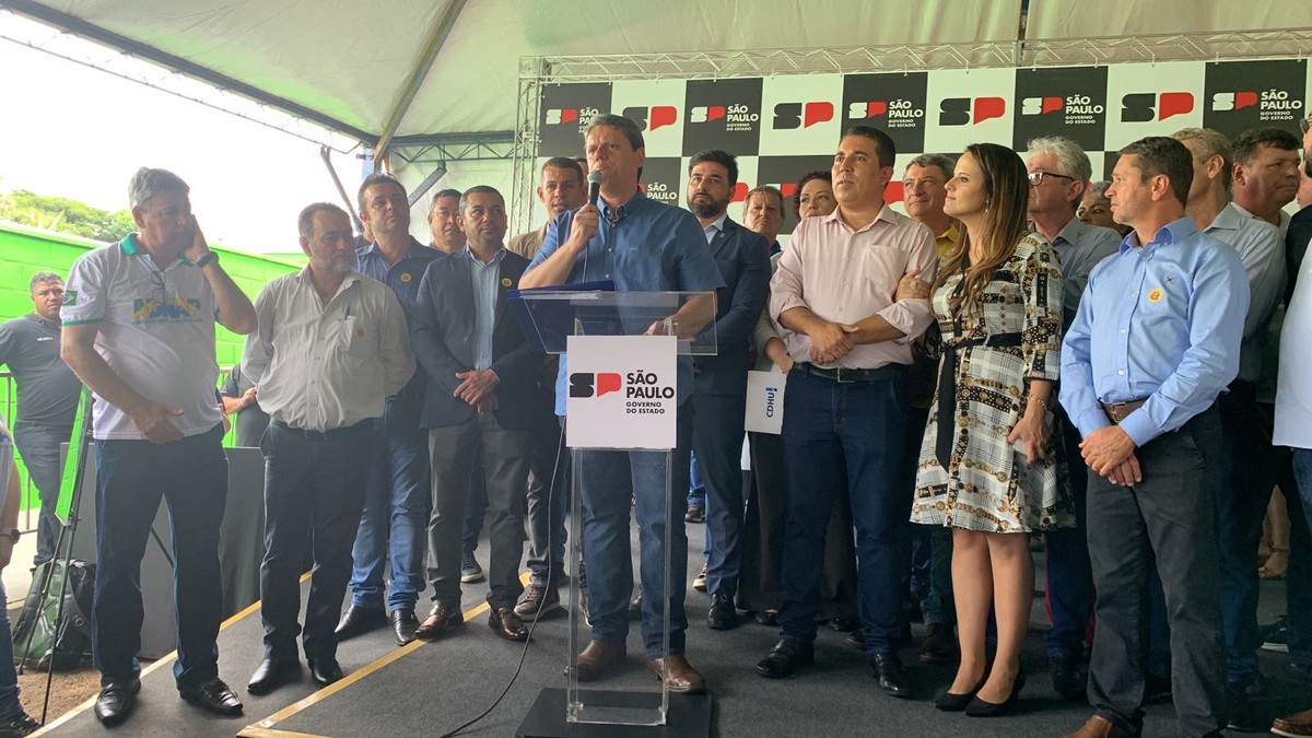 Governador Tarcísio de Freitas promete reativar ferrovias no Oeste Paulista