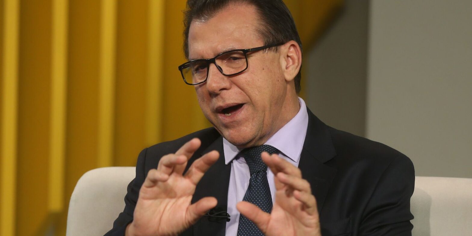 Marinho defende revisão de normas de terceirização trabalhista