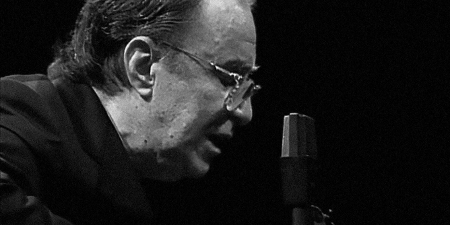 Projeto do Sesc estreia com música inédita de João Gilberto