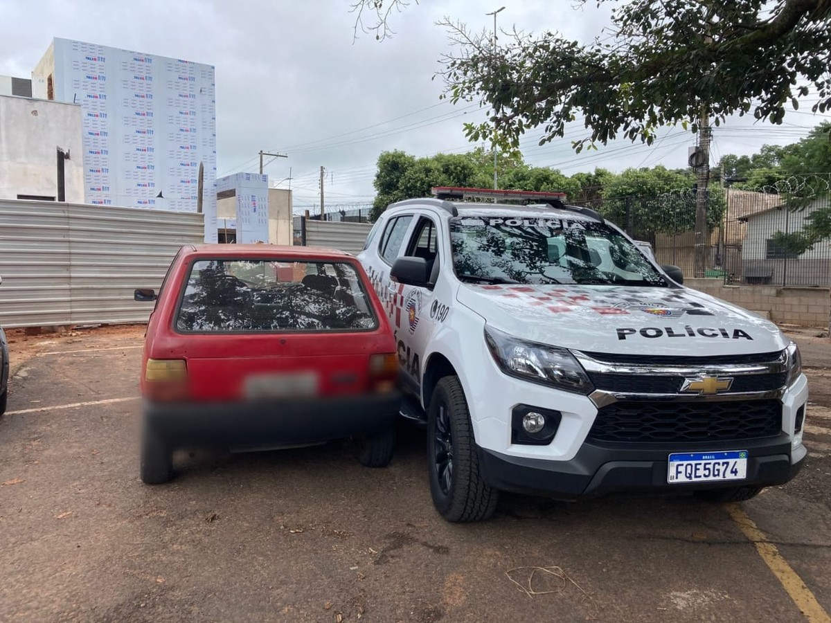 De passagem por Dracena, carro furtado em Assis é apreendido pela Polícia Militar