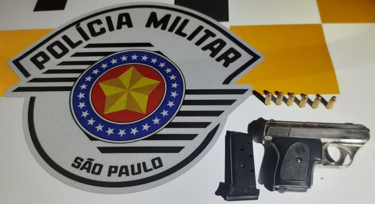 Fiscalização apreende pistola municiada de fabricação tcheca durante abordagem a carro na Rodovia da Integração