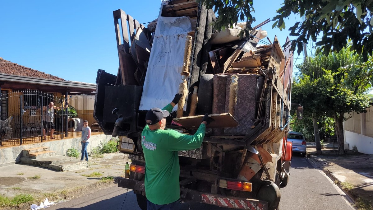 Força-tarefa de combate à dengue recolhe 31 caminhões de materiais inservíveis e ações continuam nesta semana, em Presidente Prudente