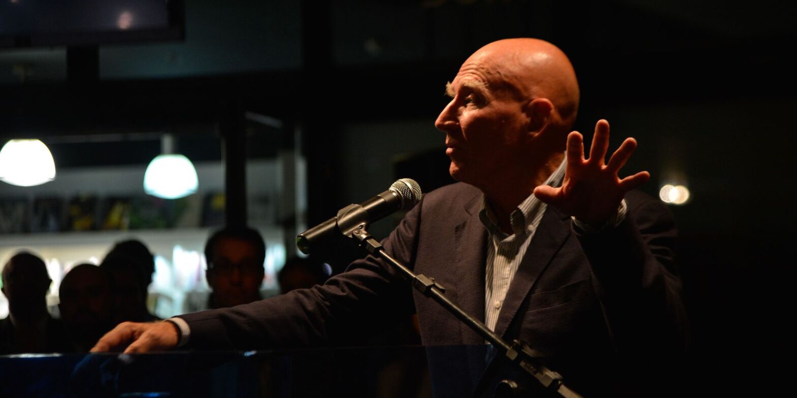 Funai reintegra a seu patrimônio obras doadas por Sebastião Salgado