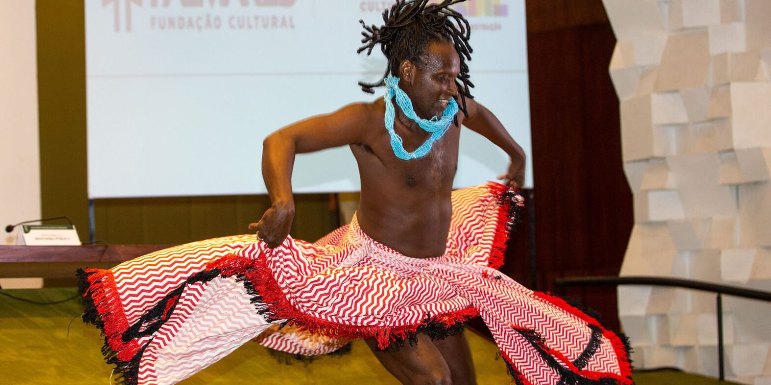 Fundação Cultural Palmares volta a ter machado de Xangô na marca