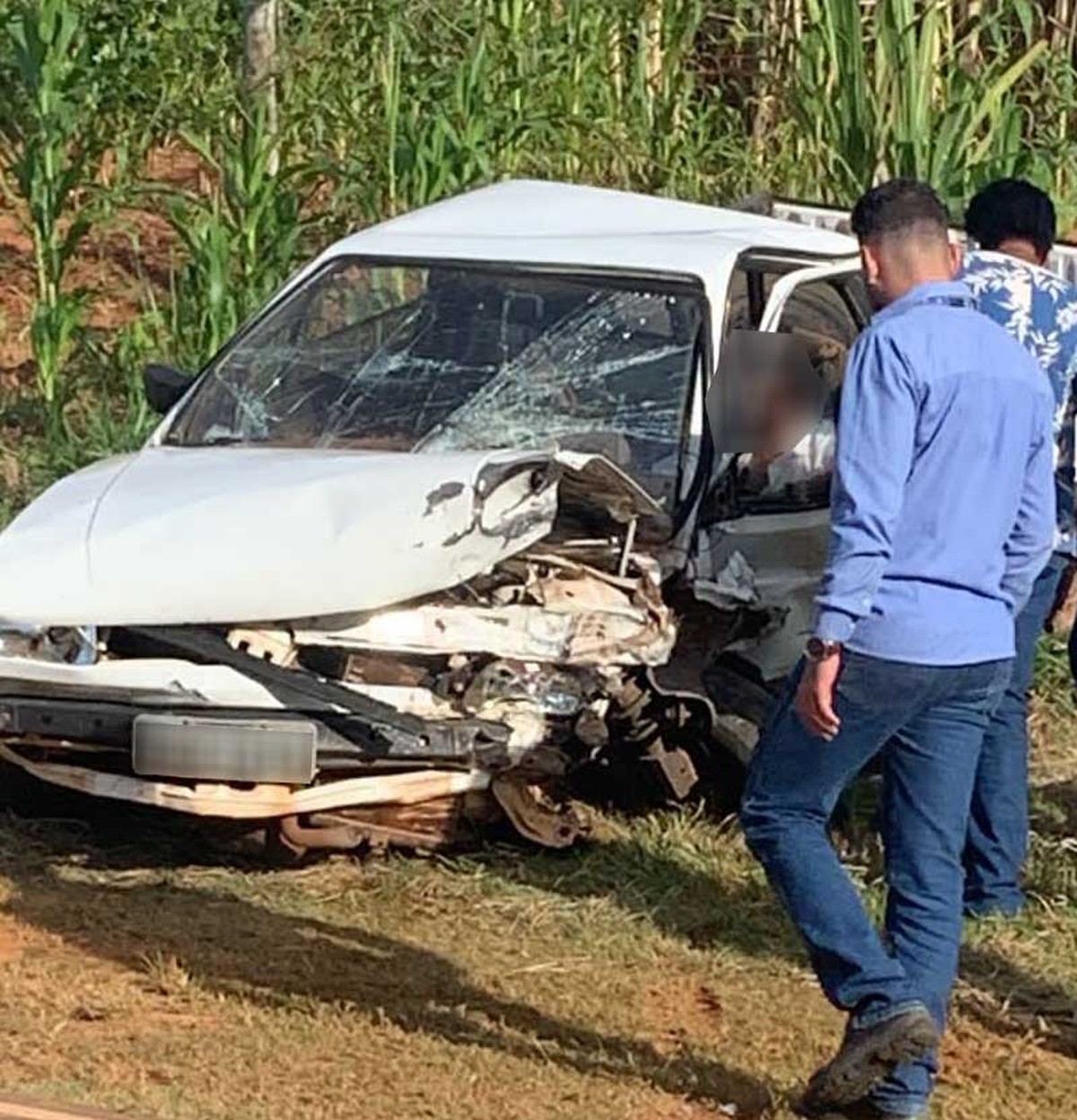 Idoso de 71 anos fica ferido em acidente entre dois carros na Estrada Vicinal José Olímpio de Alcântara