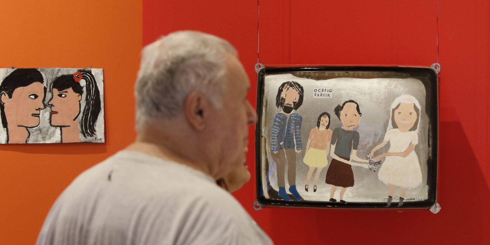 Artista alagoana expõe no Rio pinturas sobre novelas e cotidiano rural